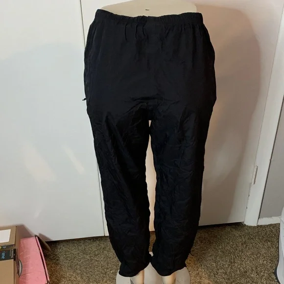 REI windbreaker pants. - Picture 3 of 4